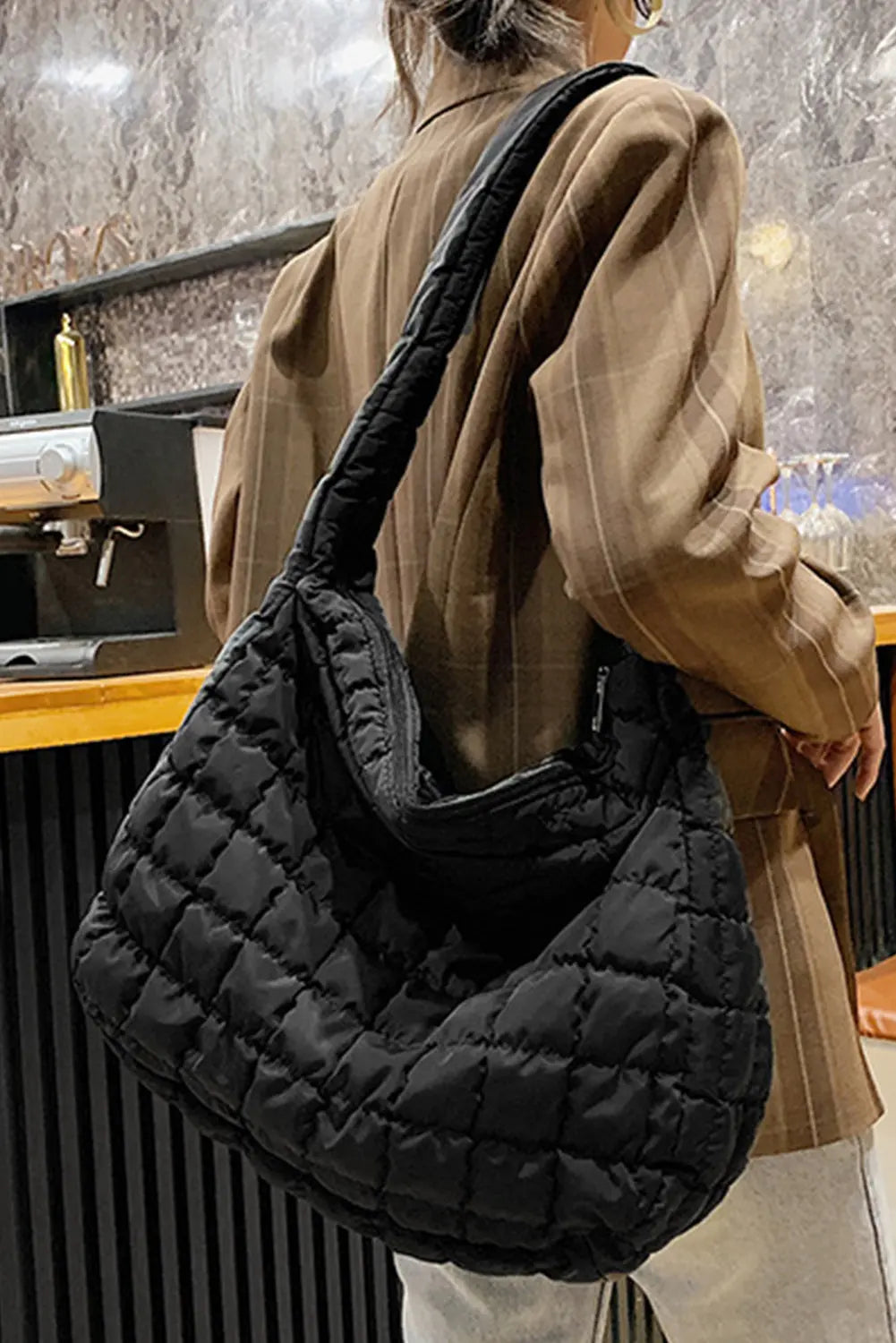 Grand sac à bandoulière matelassé noir La Mode XL