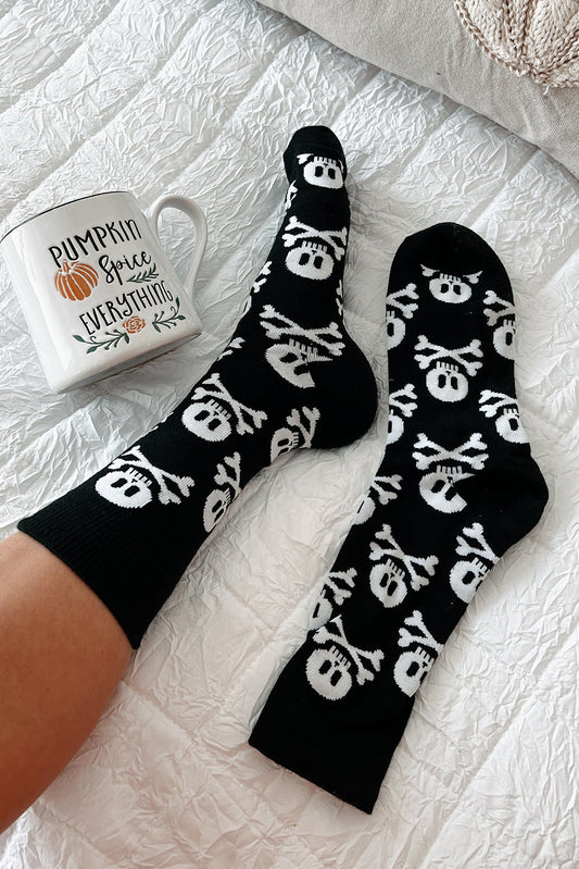 Chaussettes noires à motif tête de mort et os croisés pour Halloween